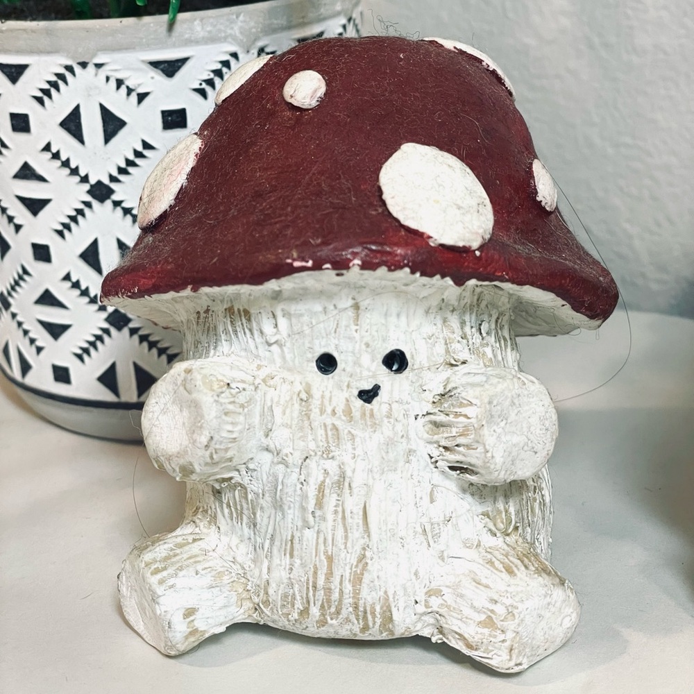Red and White Resin Mushroom Art Decor | Garden or Windowsill! | EUC